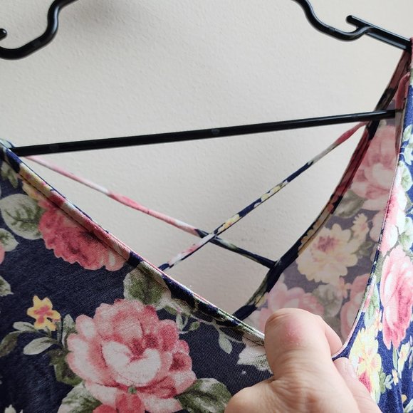 Gilli Floral Culotte Dress Size Large - Picture 15 of 16